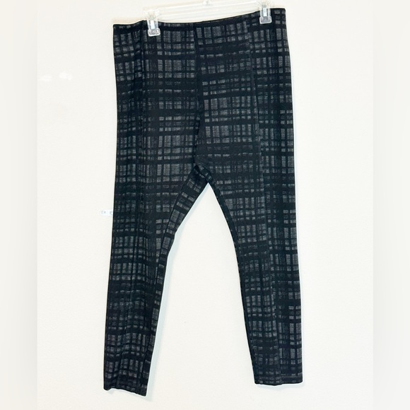 Lysse Black and Gray Plaid Ponte Shapewear Legging Dress Pants- size XL - Picture 5 of 10